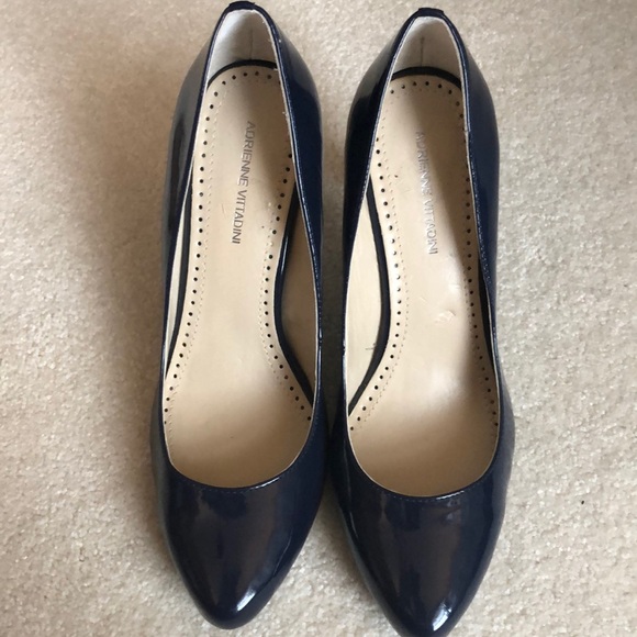 4” Navy heels - Adrienne Vittadini SZ: 9.5 - Picture 5 of 8